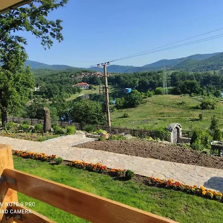 Vera Borsko Jezero *